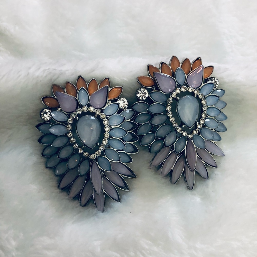 Earrings - Picture 7 of 8